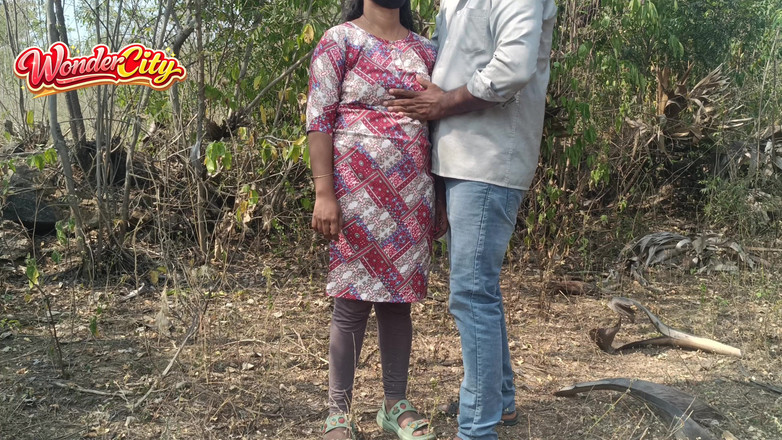 Magilmathi: ホットおばさんと共にジャングル