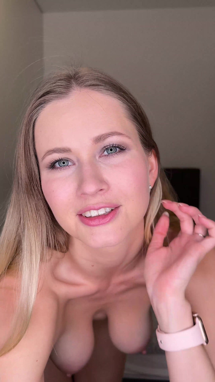 Stella Cardo: 그녀는 남편을 위해 비디오를 촬영했지만 실수로 잘못된 곳으로 보냈는데,이 아름다움은 무엇을하고 있습니까?