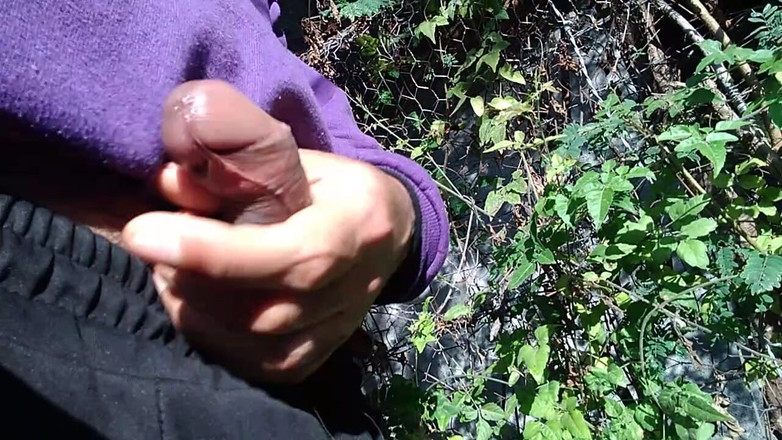 AlexAlejandro13: Čůrání a show na veřejnosti