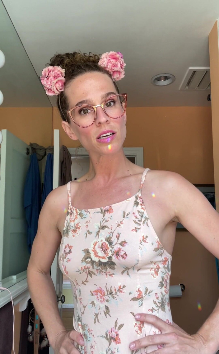 VibeWithMommy: Ma belle-mère coaching masturbatoire s’en fout pour se moquer de...