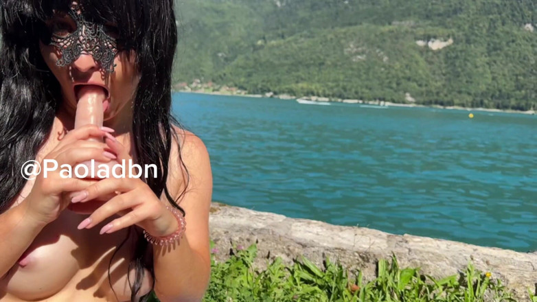 PaolaDbn: di luar danau dan gunung