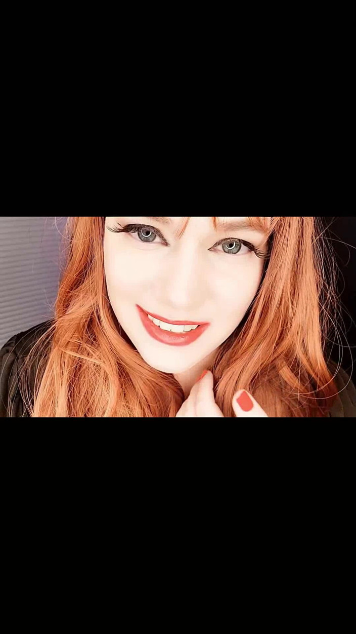 Scarlet Vixen: Scarlet Shrinks You! (wmv)