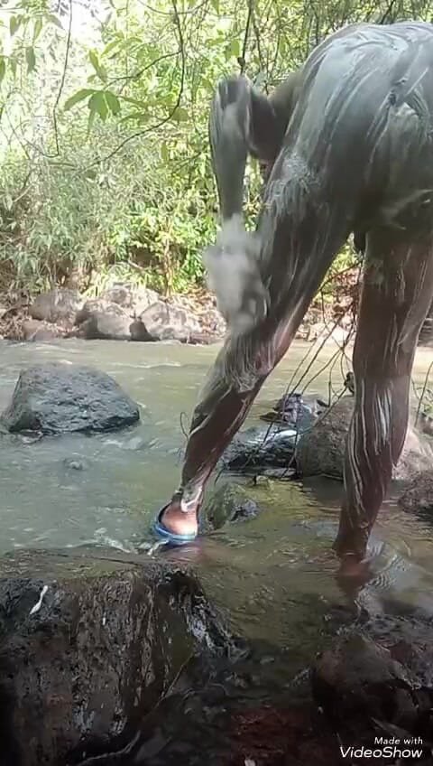 Sexyjayla254: 1부 밖에서 사정하는 비누 자위 거유 흑인 자지