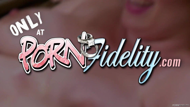 Pornfidelity: Pregnant milf threesome with Tegan