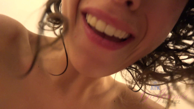 ATK Girlfriends: Jade ist so flexibel