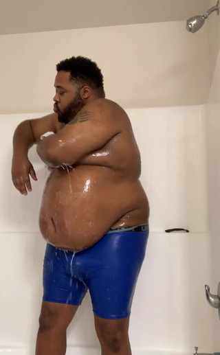 Blkhole420: Więcej filmów pod prysznicem