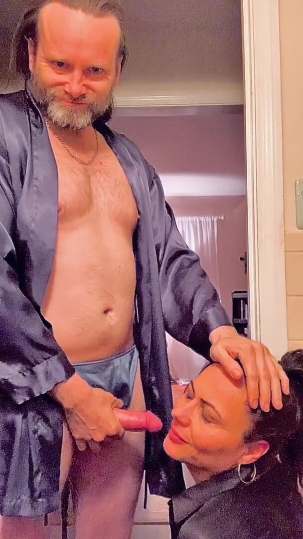 Satin Fetish King: Sesi hisap satin dan kongkek dengan Milf cantik