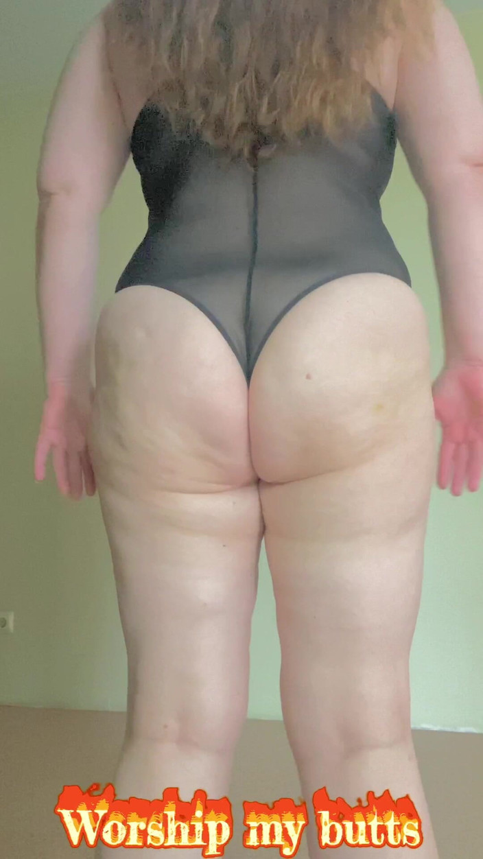 VikkiGeorgia: Tôn thờ mông của tôi