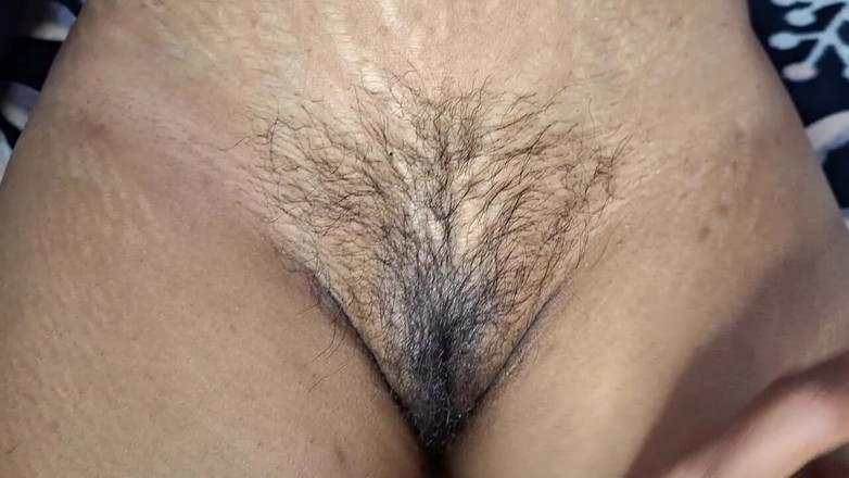 hot suman: Desi Chut și ulei de muștar aplicat pe vibrator cu ulei...