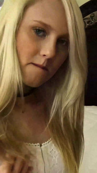 Lily 69 pozisyonunda üvey babasını yalıyor