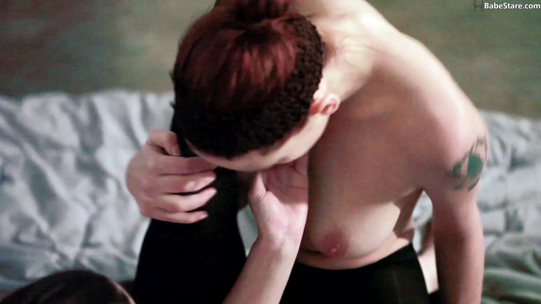 Lesbian Babe Stare: Bailarinas satisfazem seus fetiches por pés