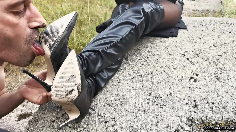 Goddess Lena: Otk çizmelerimi em!