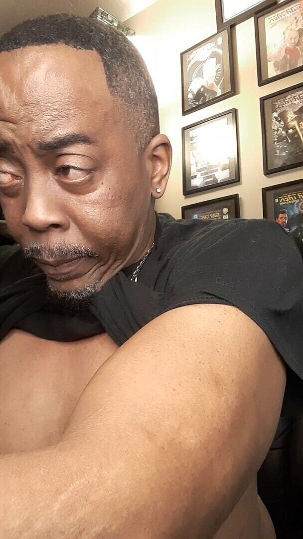 Sinzon The Attention Whore: Shinzon 1 semana y un busto fresco