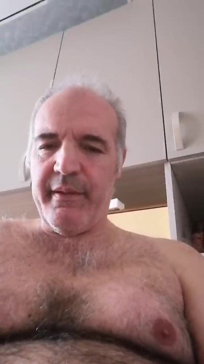 Setesesso7: Ik plas en neuk mijn kont met mijn vingers en...