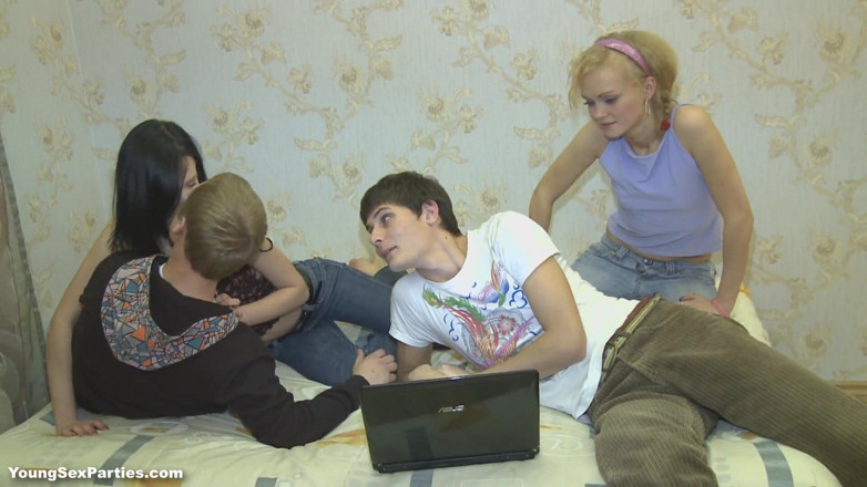 18 Videoz: Skinny russian teens getting pounded in orgy