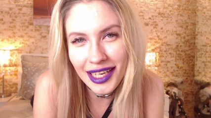 Erotic Tanya: Sniffing in pantyhose – part 2