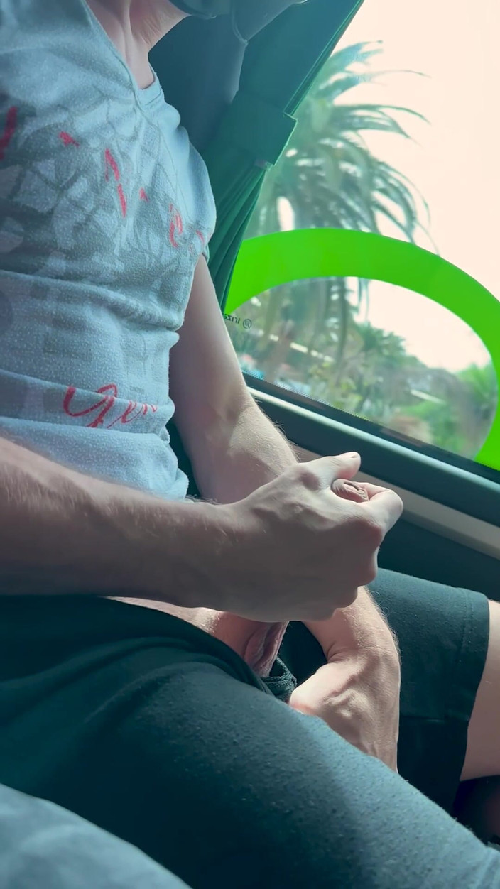 Project Y studios: V autobuse masturbuje