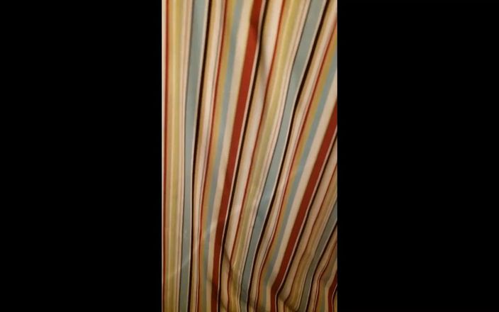 beardaddychub: 小熊在浴室里被假阳具干，然后和大黑屌做爱