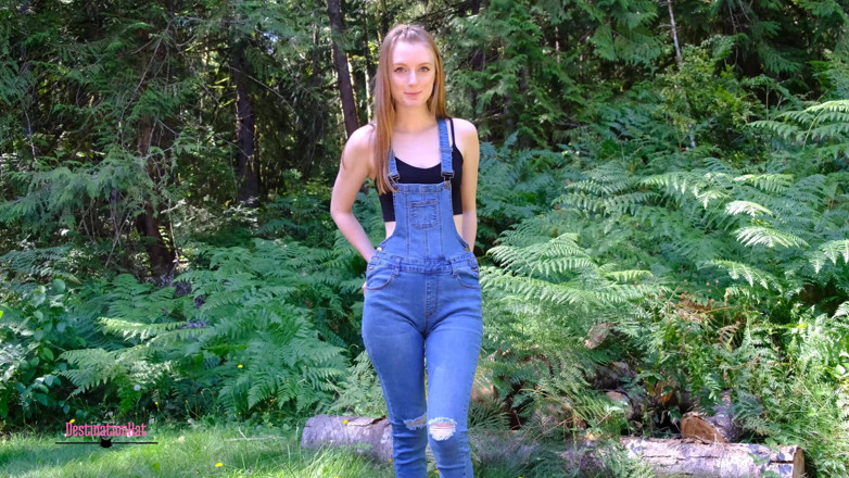 Destination Kat: Pinkeln mit overalls und masturbieren