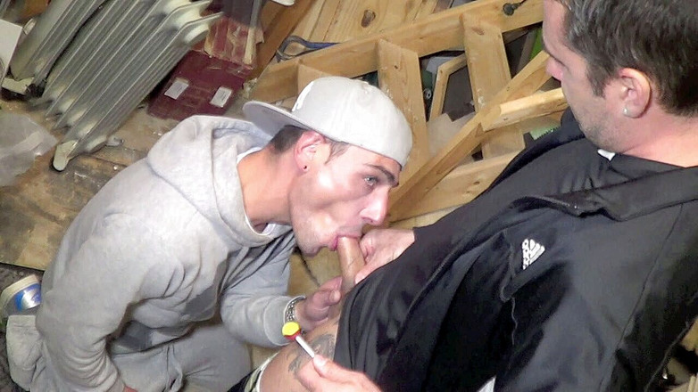 Crunch Boy: Sexy dvojčata Nick ošukaná tátou Iago pro zábavu diskret sex