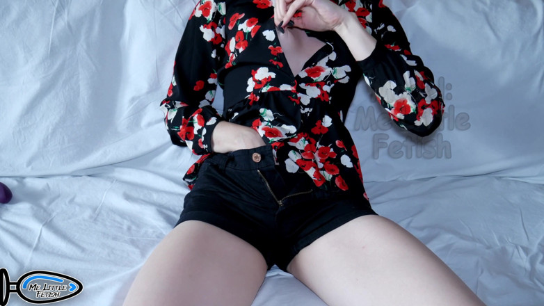 Me_little_fetish: Stepsister without bra under her blouse shows how girls learn...