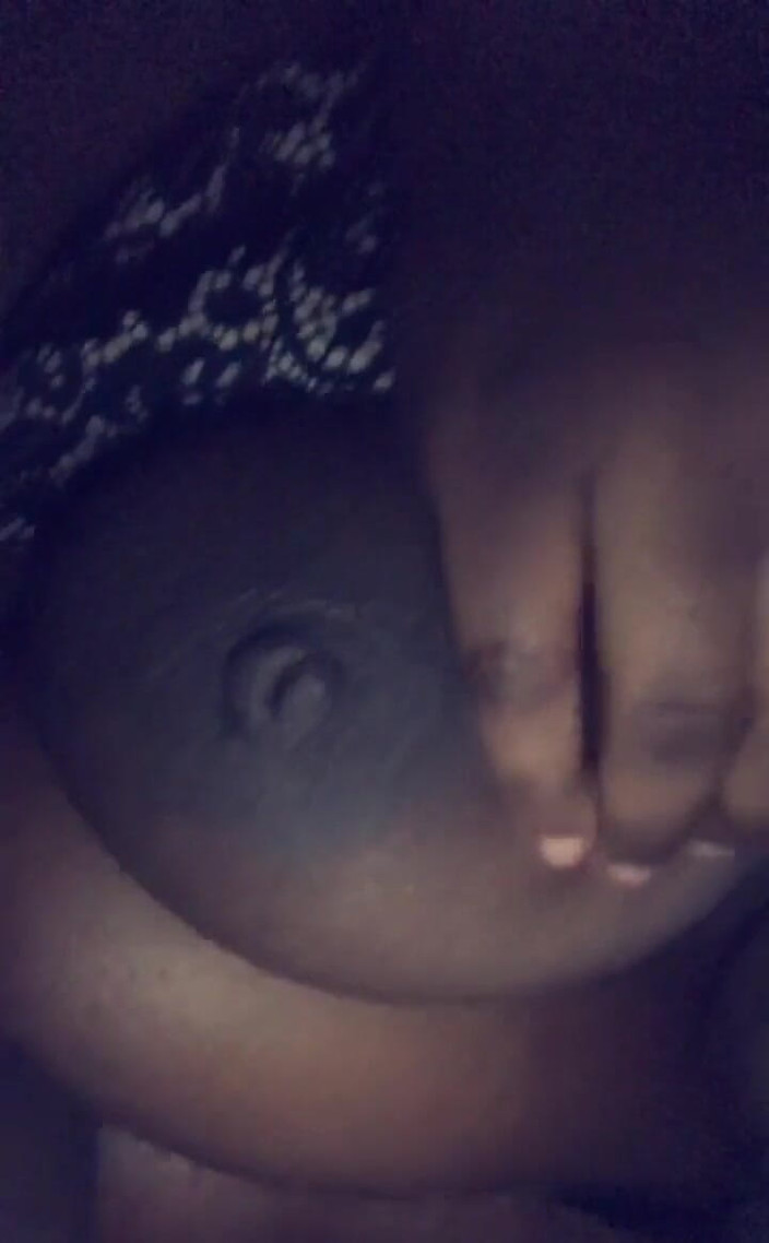 Juicy the houdini: Otevřená doširoka, nech mě dát ti kozy do pusy