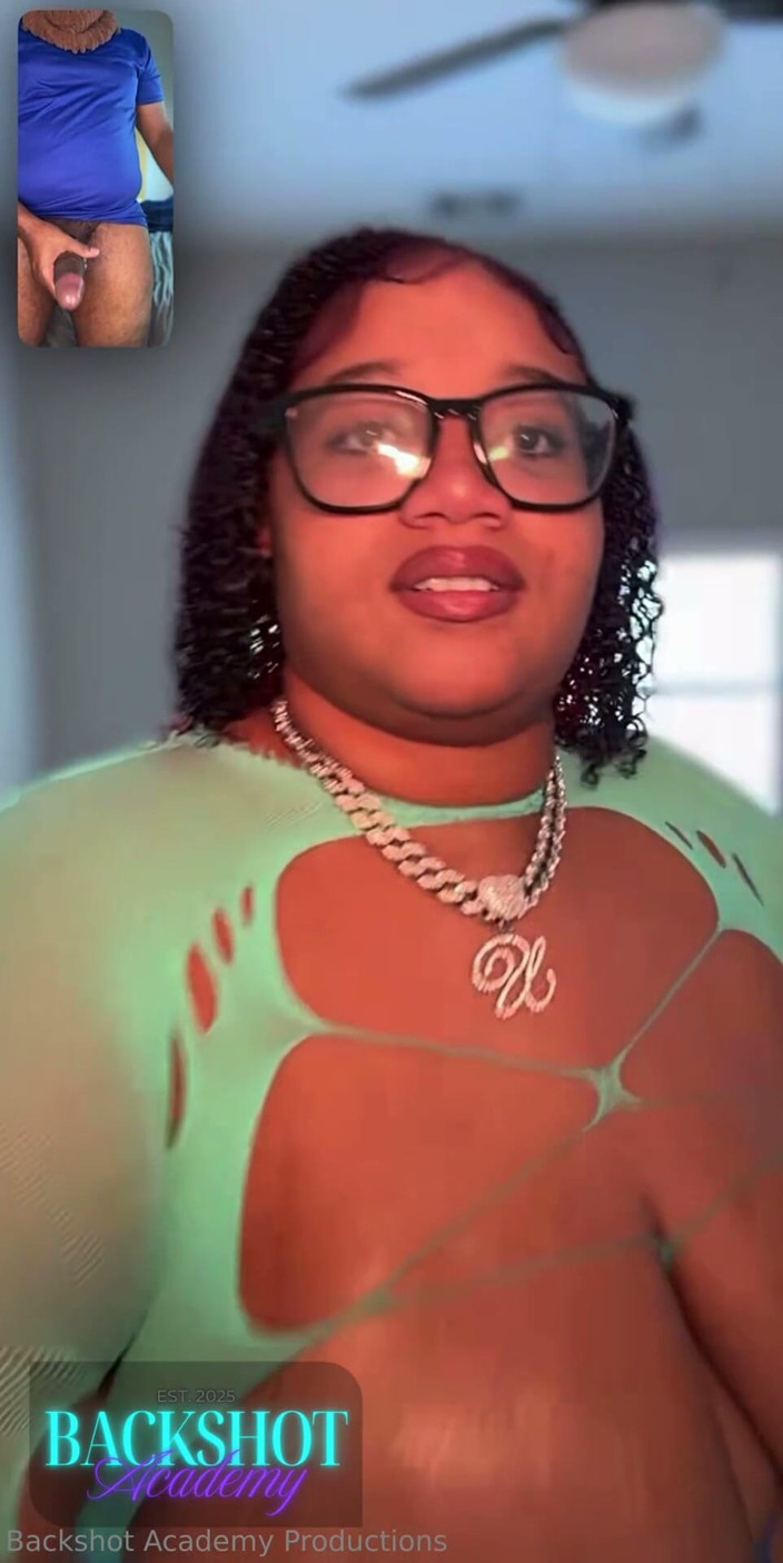 TeddyStrokez: Biggdebbiecakez Has the Best Facetime Show