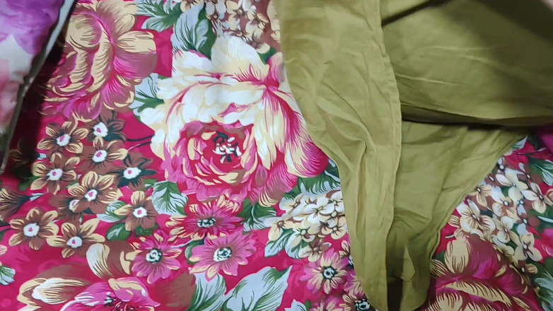 Sairaxsaim: Desi ragazza indiana paffuta culo grosso