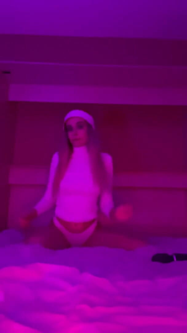 My bf cuckold: Sexy new year girl play with vibrator non nude