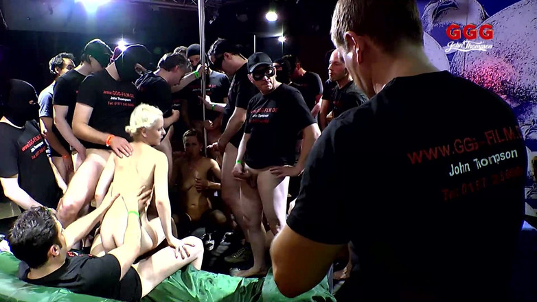 Pornstars fucking XXX: जीजीजी जॉन थॉम्पसन में वीर्य की अदला-बदली और गांड चुदाई से प्यार करने वाली कमसिन