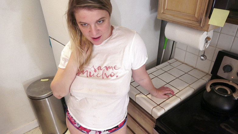 एरिन इलेक्ट्रा: कॉलेज से सौतेला भाई घर किचन में छोटी सौतेली बहन को चोदता है