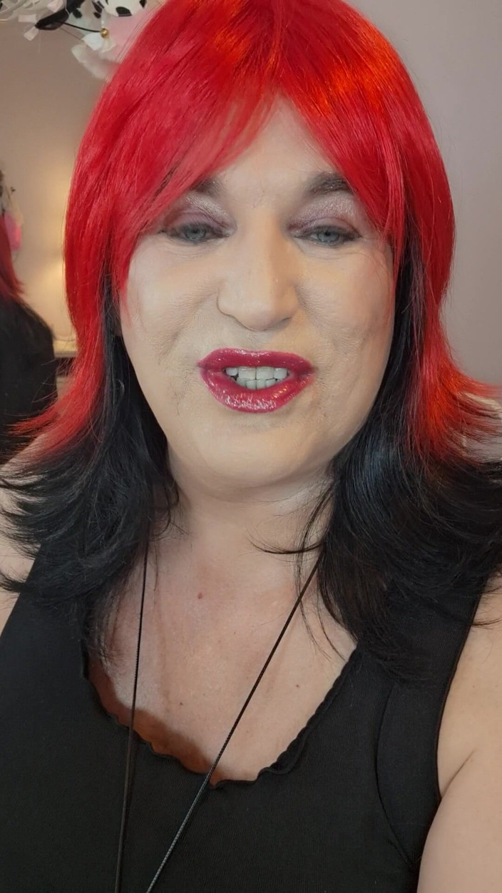 Victoria Lecherri: Do You Like My Lips?
