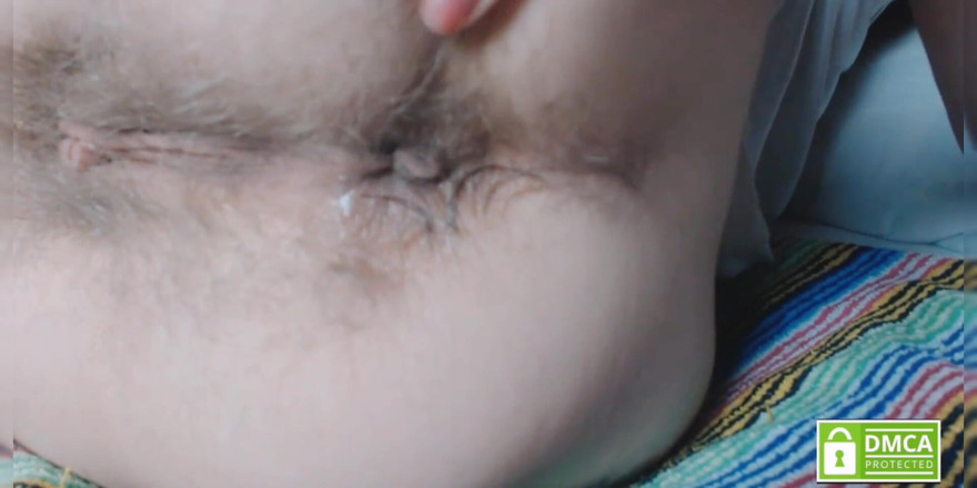 Miodelka: Hairy asshole farting close up