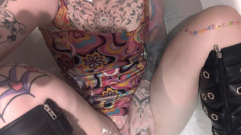 Goddess Transcendence: Islak çizme fetişi ve giyinik kirli sırrımı kötü bir randevudan sonra...