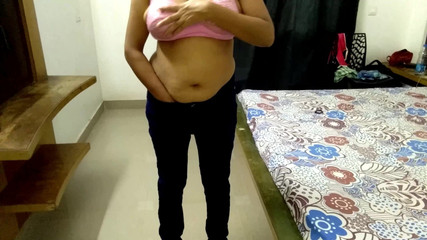 QueenSonali: Büyük zenci yarağı arkadaşları karısını paylaşıyor ve sırayla onu sikiyor