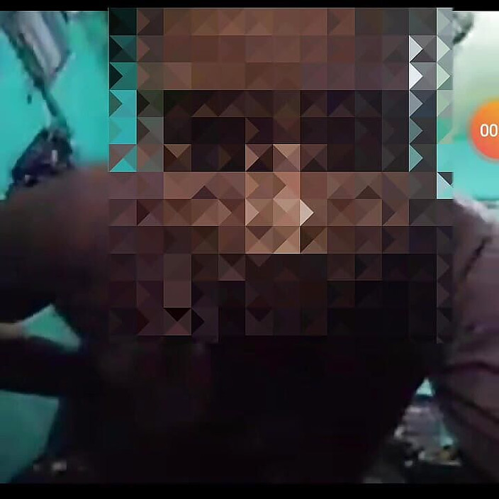 Yadav: Digitación en video llamada