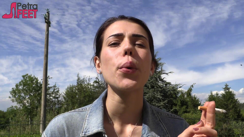 Smokin Fetish: Petra likes to smoke her ciggaretes outdoor