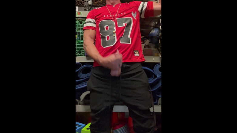 JockDad87: Jockdad87 spruzza una quantità enorme nella sua maglia con il...