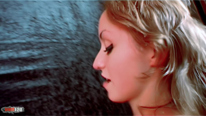 MMM100: Krystal Wallas: Žhavá sexy holka si hraje s její neuvěřitelnou kundičkou