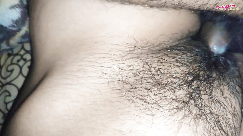 Johnny Jr.: Una buona notte a scopare per mia moglie nepalese