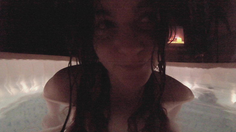 Mr D and Miss C: Futai sexual subacvatic într-o piscină