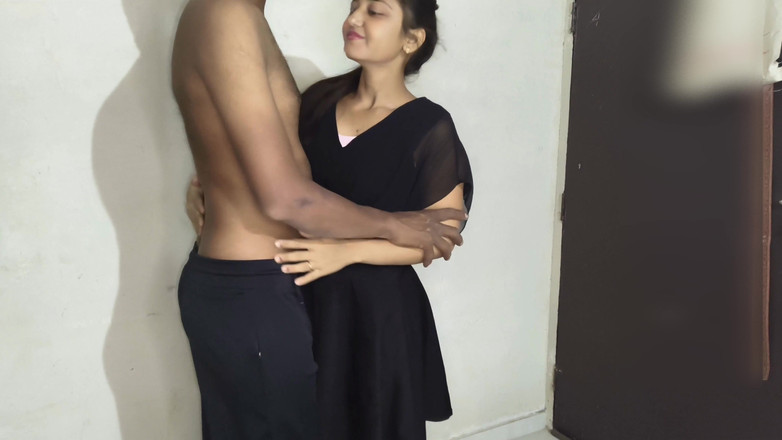 Dogimaster: Abito nero delle calde ragazze indiane del college - stretta e