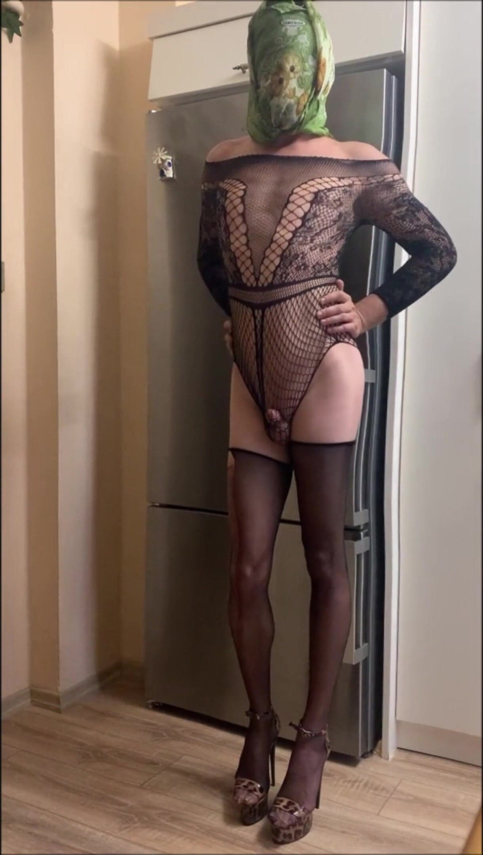cd_aysemmm: I Saw My Stepmom's Sagging Pussy