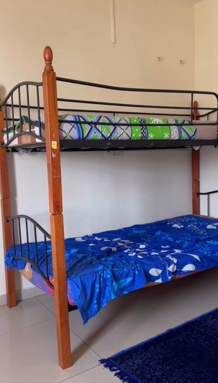 Chief_daddyy: 감리교 대학 호스텔 소년