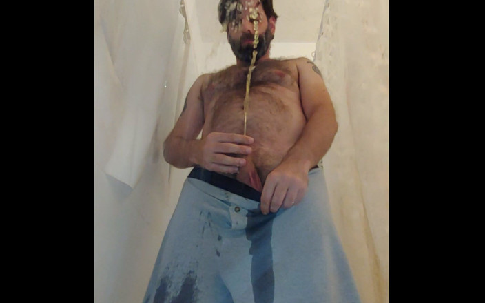 Reindy: Playing with My Piss and Cumming in the Shower