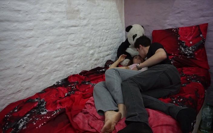 Kyle Smith: Stříkání do kundičky sexy teenagerky po drsným sexu