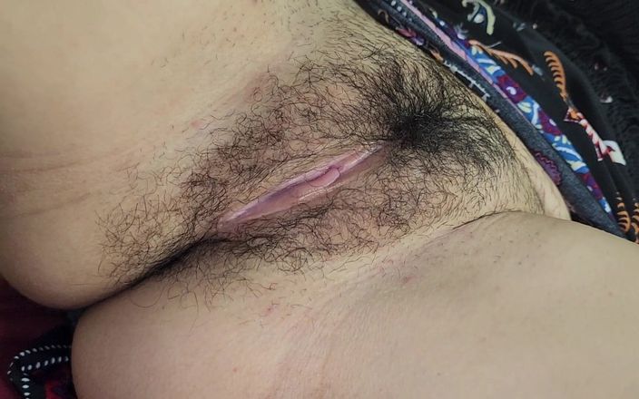 Wil9727: Je soulève la robe de ma belle-fille pour voir ses...