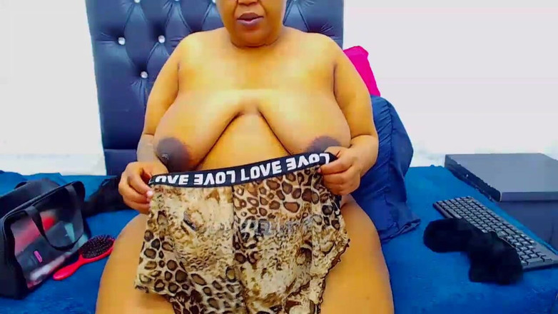 Big black clapping booties: Jack se vystříká do mých monstrózních bbw zadků, epizoda 1050