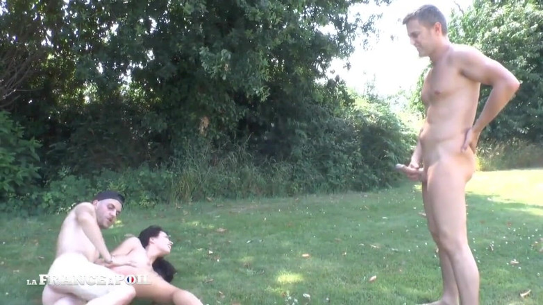 French Wives Offered: Die freche hausfrau würde gerne geknallt werden, um geld zu...