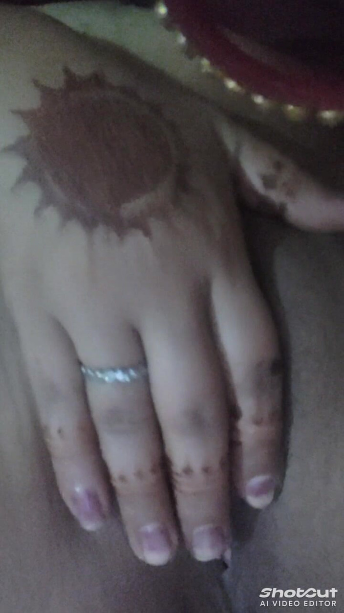 Dr_doom21: Bhabhi ji si è strofinata la figa bhabhi ji sgrillettandosi la...